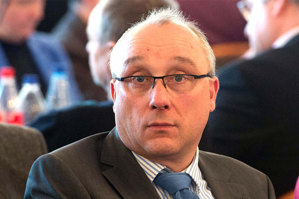 Jens Maier erhält von der AfD eine Abmahnung wegen seines Tweets zu Noah Becker.