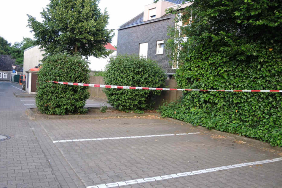 Eine 19-jährige Frau hat erfunden, dass sie von ausländischen Männern mit einem Messer auf einem Parkplatz attackiert wurde. (Symbolbild)