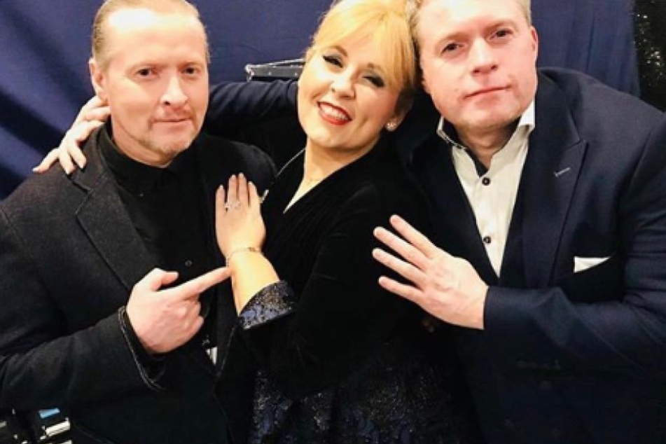 Maite Kelly (38) posierte gemeinsam mit ihren Brüdern Joey (45) und Jimmy (47).