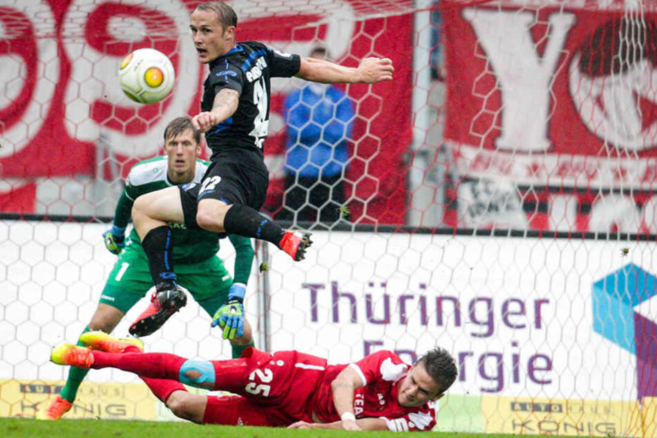 Sven Michel (in Schwarz) war der überragende Akteur im letzten Spiel gegen Rot-Weiß Erfurt.