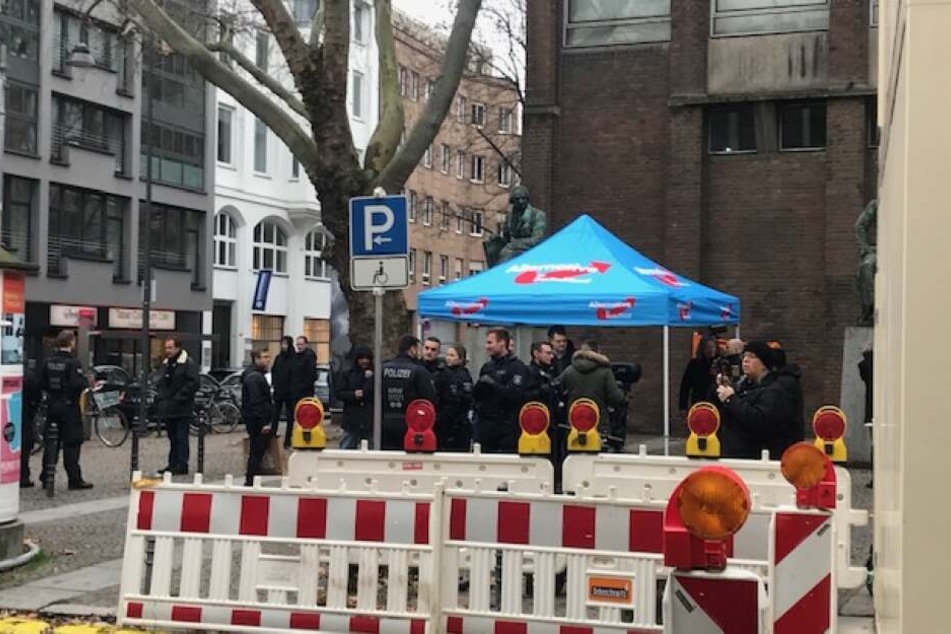 Verschiedene rechte und linke Bündnisse hatten zur Demo aufgerufen.