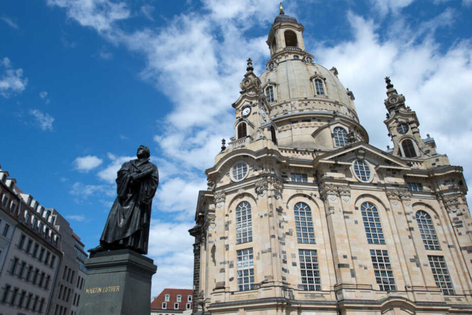 Die Dresdner Frauenkirche: In den Trümmern waren die Überreste Bährs entdeckt worden.