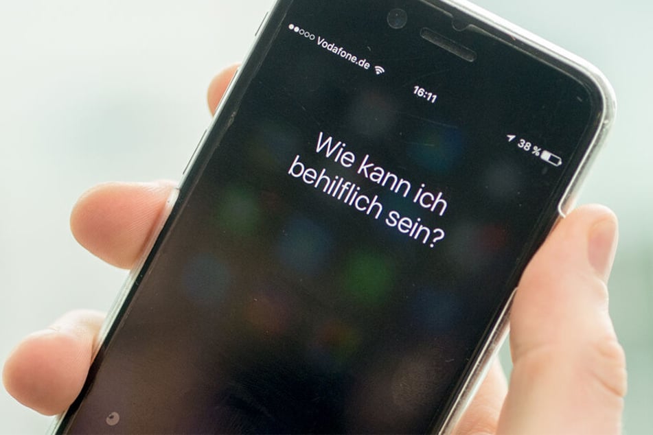 Der 19-jährige Autofahrer wählte den Notruf mit der Hilfe der Spracherkennung "Siri".