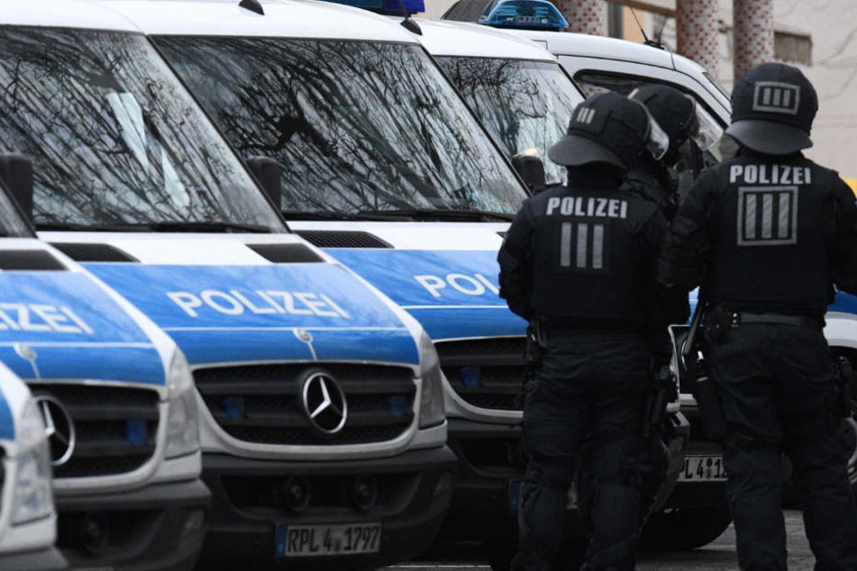 Der Tunesier soll der Terrormiliz Islamischer Staat angehören und soll zudem einen Anschlag vorbereitet haben. (Symbolbild)
