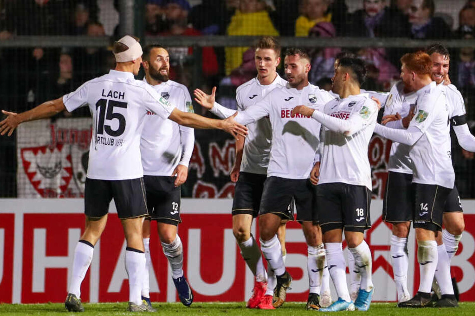 Am Ende durfte der SC Verl jubeln und zog erstmals in die Runde der letzten 16 Teams ein.