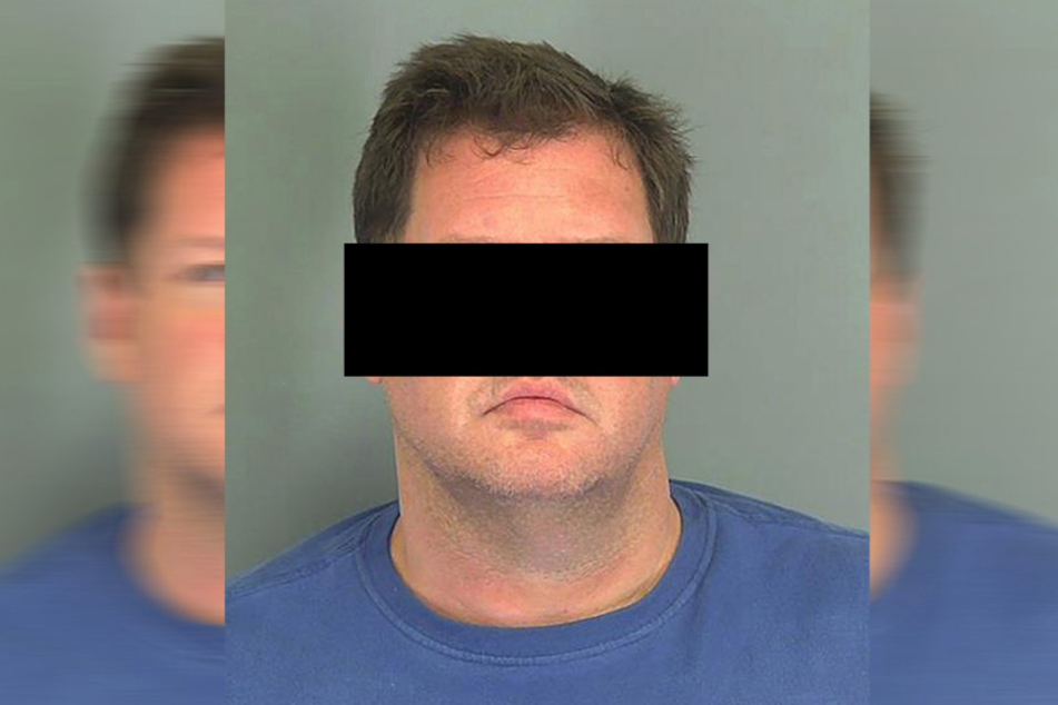 Der 45-jährige Farmbesitzer soll sieben Menschen getötet und eine Frau an Ketten "gehalten" haben.