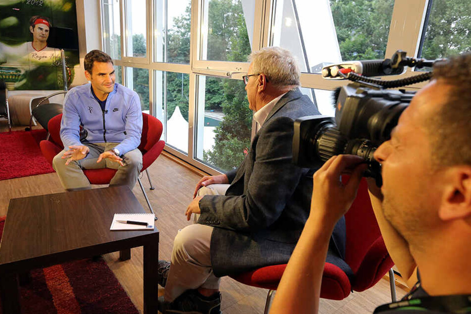 Im Blickpunkt der Medien: Tennis-Superstar Roger Federer im Interview mit dem Sender "Al Jazeera".
