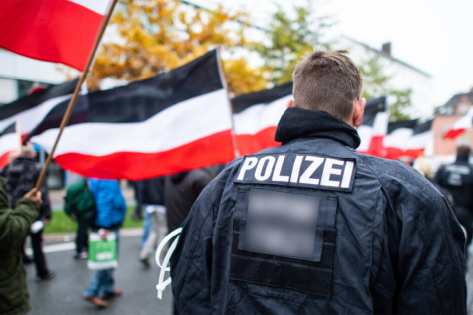 Um die Mittagszeit beginnt der Marsch der Demo-Teilnehmer. (Symbolbild)
