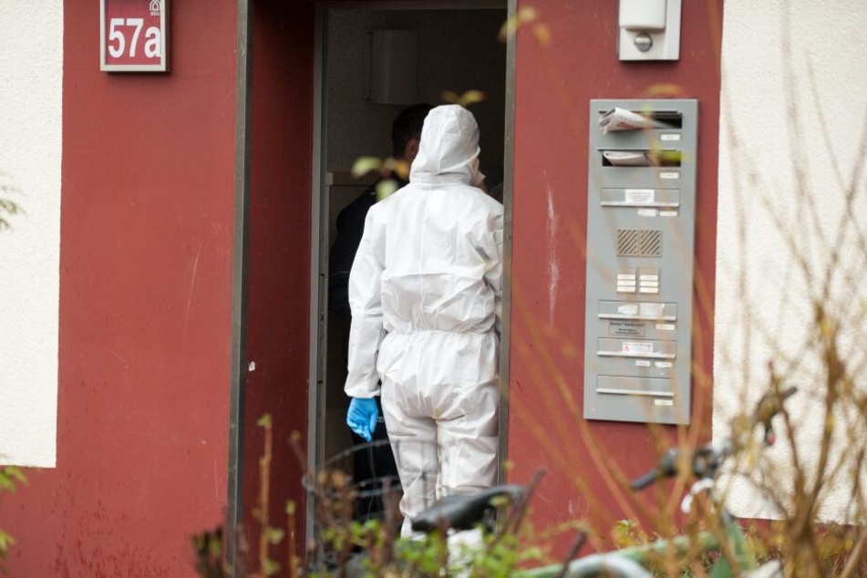 Eine Mordkommission ermittelt in dem Haus an der Ziegelstraße.