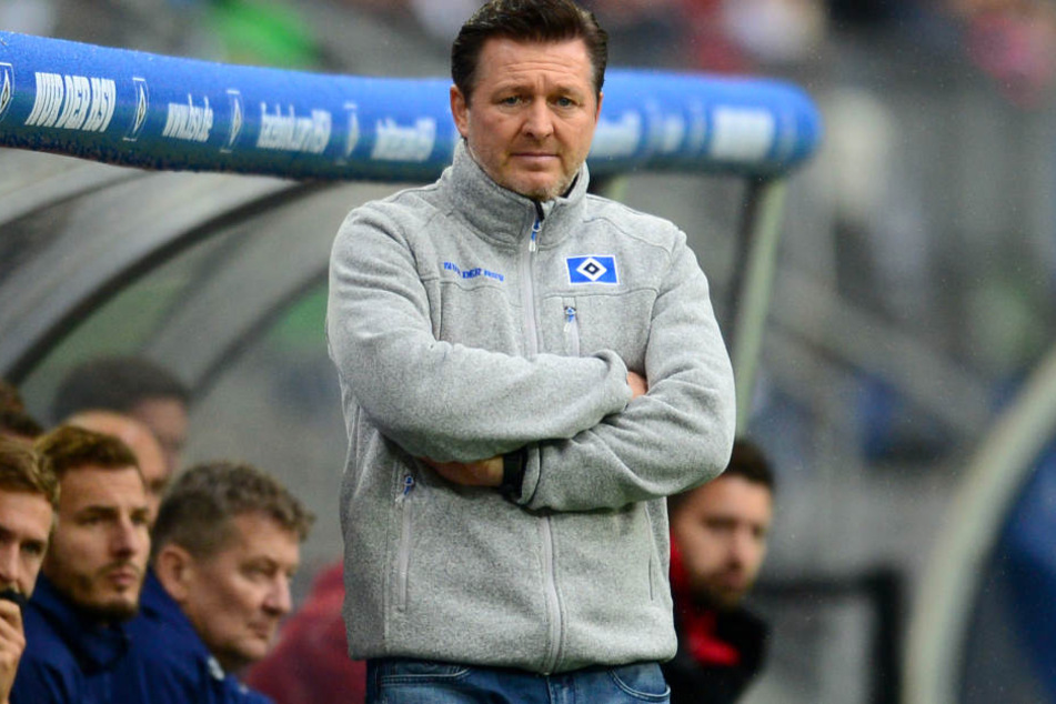 Christian Titz am Spielfeldrand während der Partie gegen Jahn Regensburg.