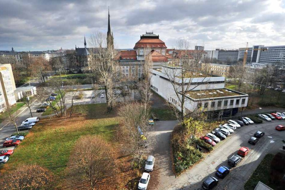 Auf den Freiflächen soll in den nächsten Jahren das neue Schauspielhaus
entstehen.