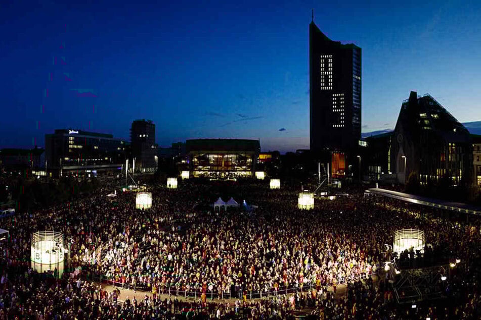 Feierlichkeiten auf dem Leipziger Augustusplatz am 25. Jahrestag der Friedlichen Revolution im Jahr 2014. Jetzt soll ein Denkmal an die Geschichte erinnern.