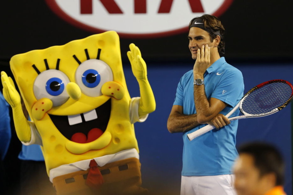 Spongebob als Maskottchen während der "Kids Tennis Days" in Australien mit Tennis-Profi Roger Federer.