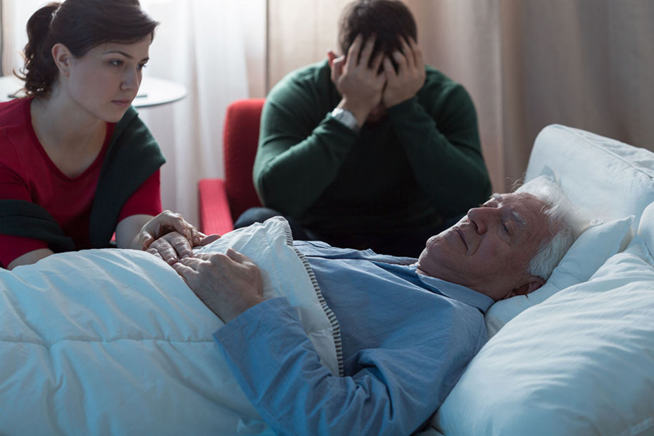 Trotz Rettungsaktion verstarb der Mann später in einem Krankenhaus. (Symbolbild)
