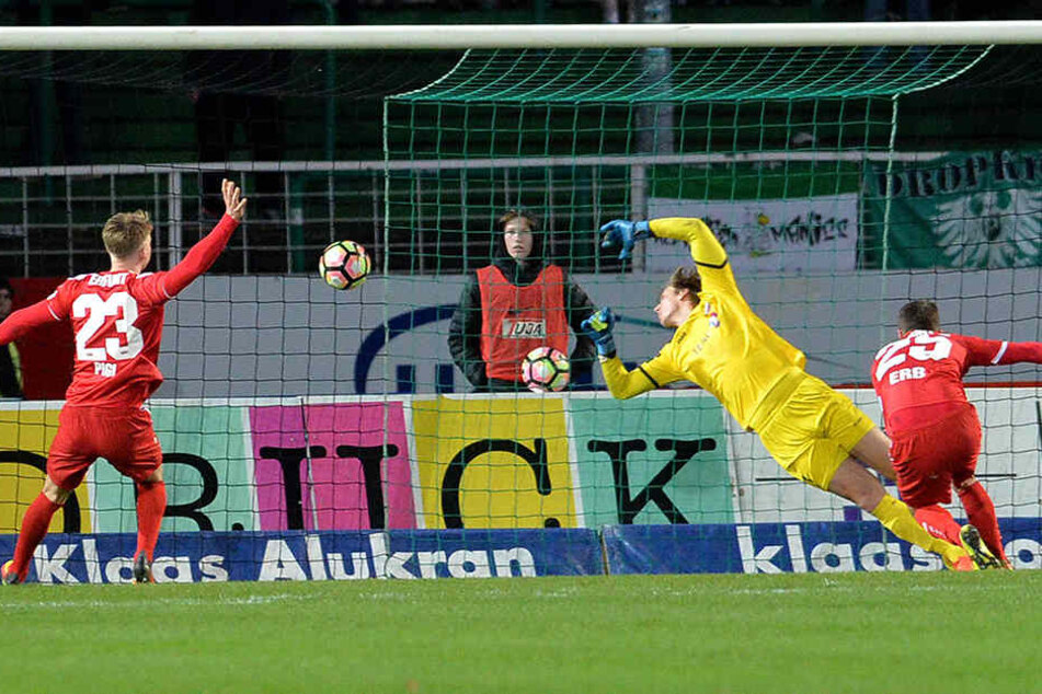 Mario Erb sorgte mit einem Eigentor für das 0:2 in der 33. Minute.