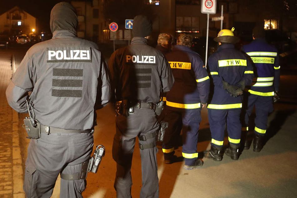 Einsatzkräfte am damaligen Tatort in Unterwellenborn.