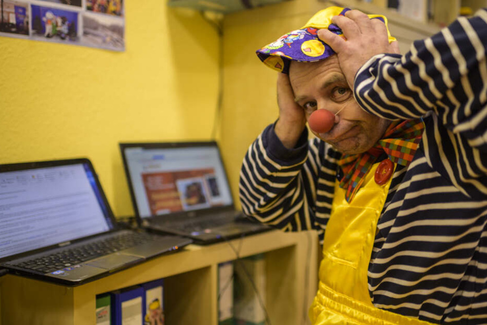 Da vergeht selbst Clown Fridolin das Lachen: Er wird via Internet erpresst.