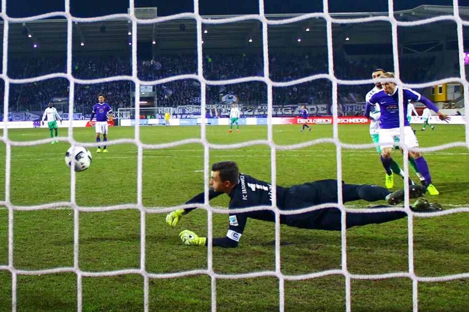 Mit Martin Männel steht die Abwehr deutlich stabiler. Zwar hat Aue die zweitmeisten Gegentore, spielte aber seit seiner Rückkehr in vier Spielen zweimal zu null.