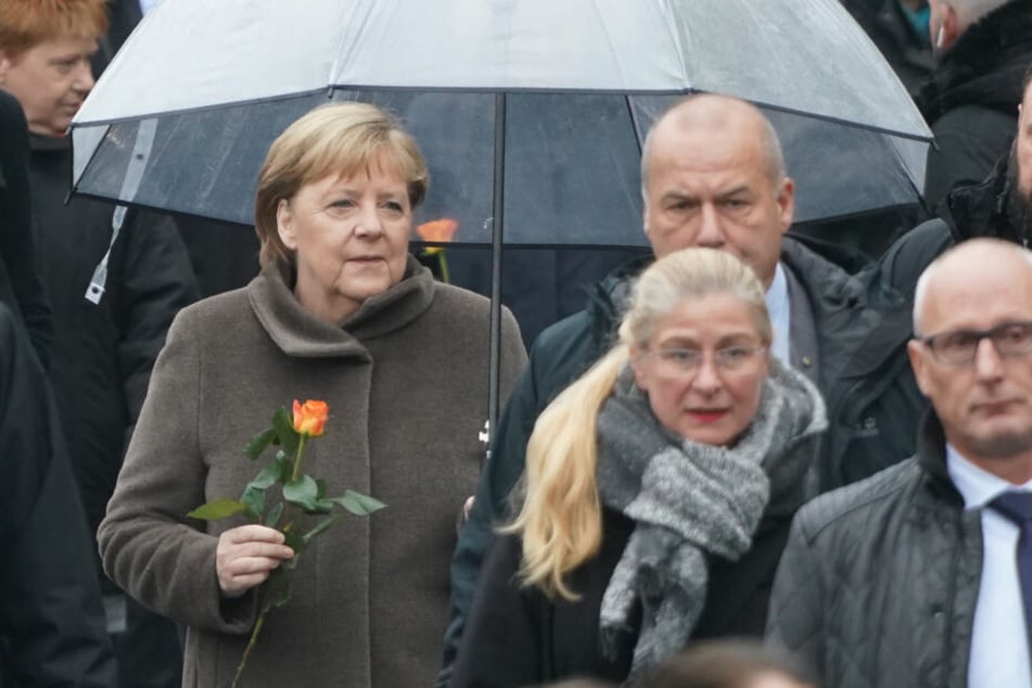 Bundeskanzlerin Angela Merkel (65) gedenkt am Samstag in Berlin dem Fall der Berliner Mauer.