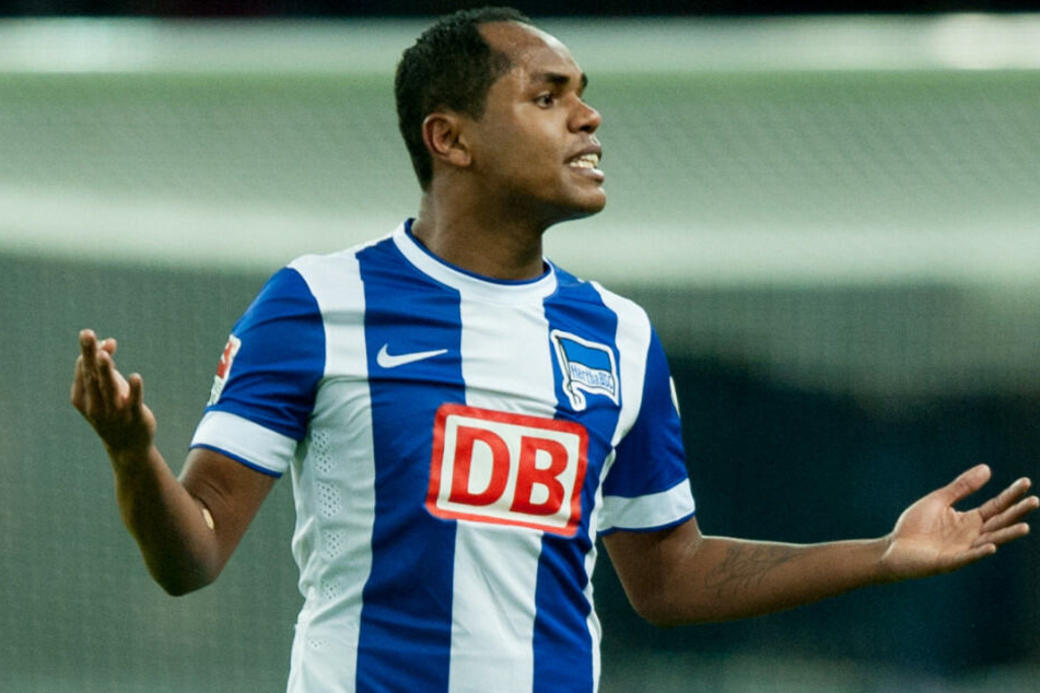 Ronny wird vorerst nicht zu Berlin United wechseln.