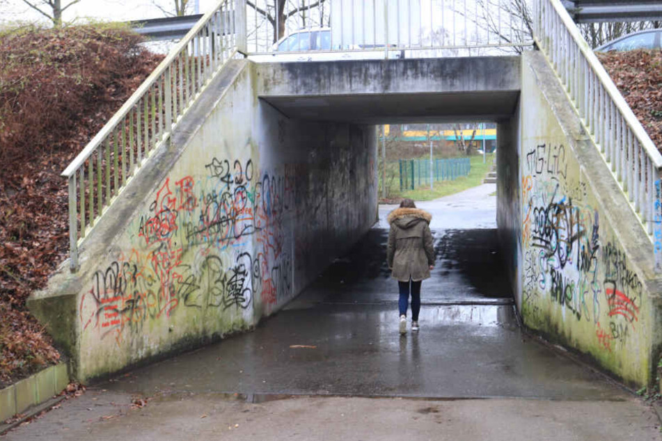 Vor allem Schüler nutzen die Unterführung zwischen dem Gymnasium und dem Marktkauf.