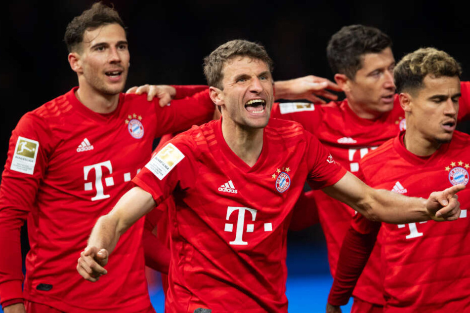 Leon Goretzka (l.), Thomas Müller (2. von links) und Robert Lewandowski (2. von rechts) hatten entscheidenden Anteil am klaren Bayern-Auswärtssieg bei Hertha BSC.