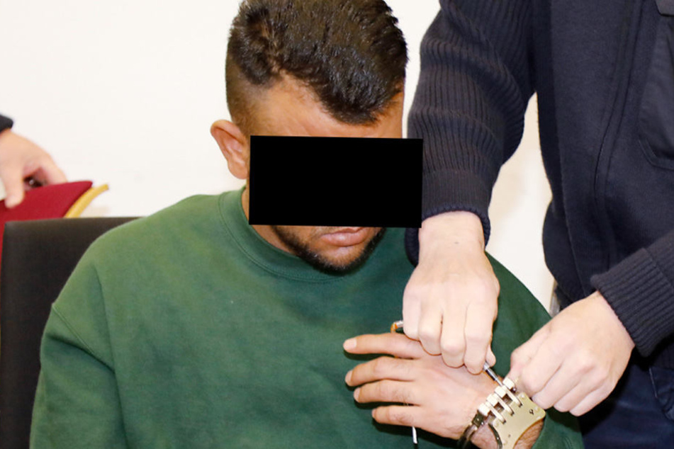 Der 31-Jährige soll im Blutrausch acht Mal auf sein Opfer eingestochen
haben.