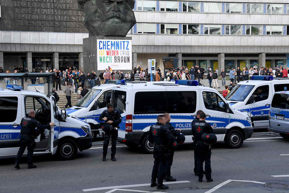 Der Angriff auf Polizeibeamte bei Demonstrationen in Chemnitz ist aufgeklärt.