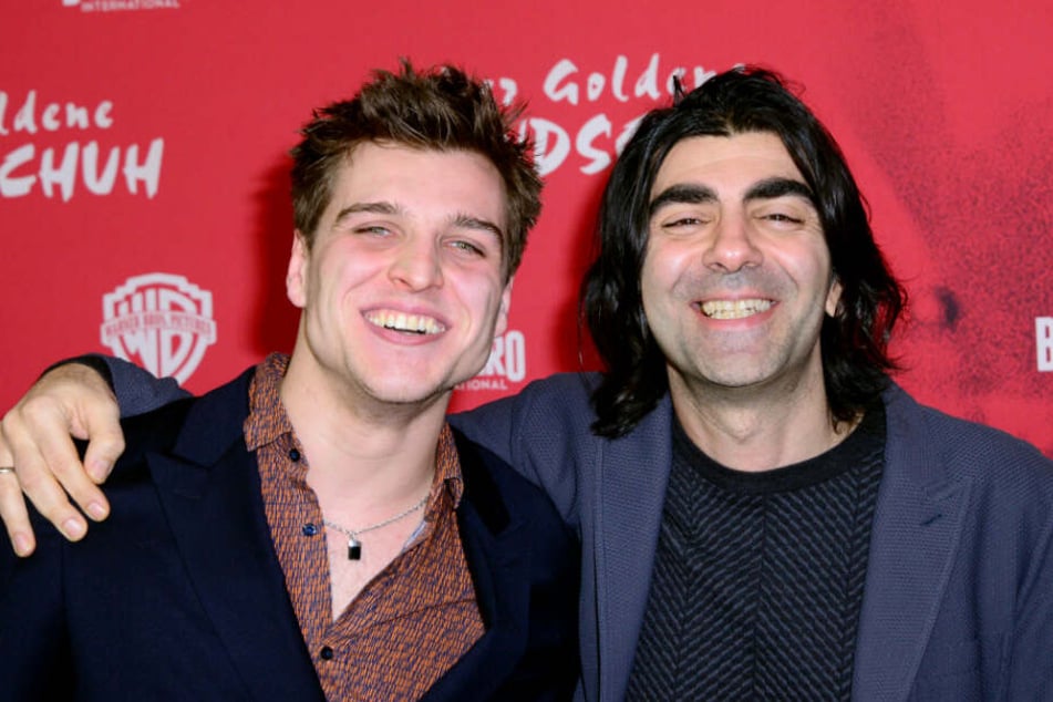 Schauspieler Jonas Dassler (links) und Regisseur Fatih Akin auf der Premiere in Hamburg
