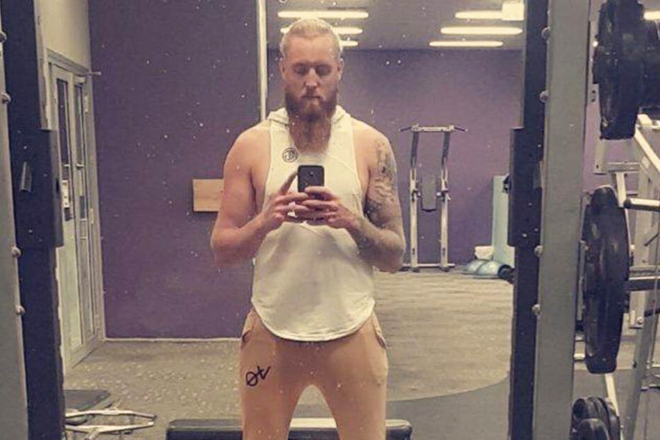 Jake Hennessy harrte 19 Monate aus, ehe sein Hund wieder auftauchte.