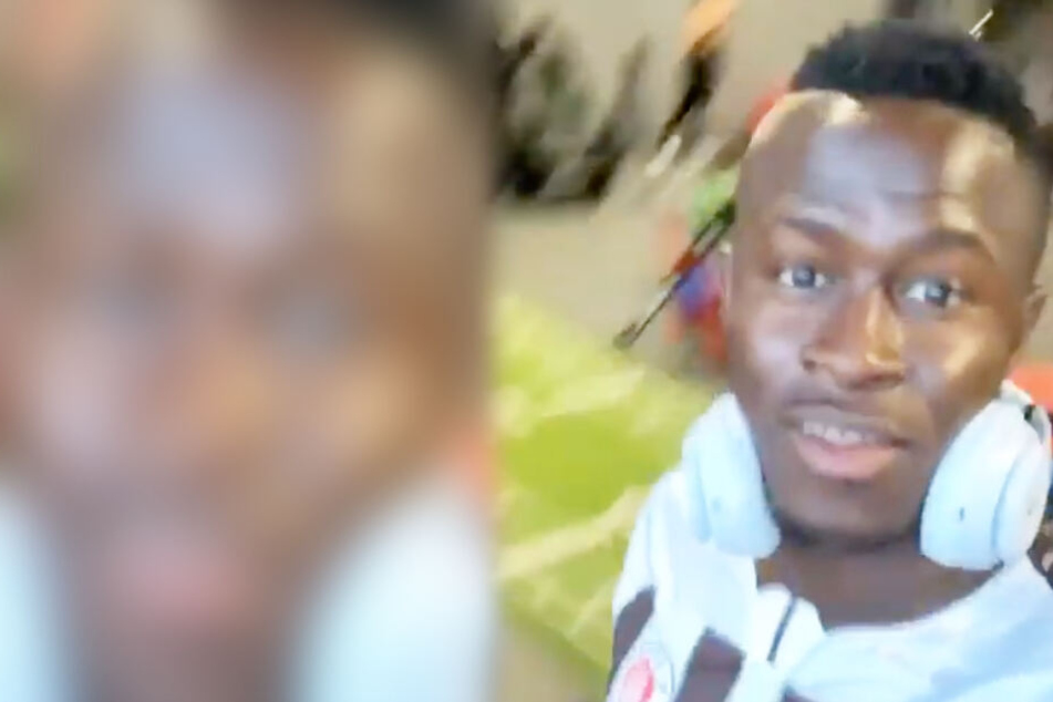 Babacar Guèye zeigt sich in seiner Instagram-Story im St. Pauli-Trikot.