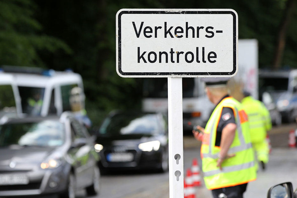 Die Beamten begleiteten die Schwangere Frau ins Krankenhaus (Symbolbild)