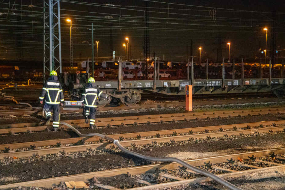 Die Bischofsheimer Feuerwehr rückte mit einem Großaufgebot an.