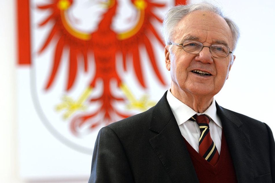 Manfred Stolpe will trotz Krebserkrankung seine Ehrenämter nicht aufgeben.