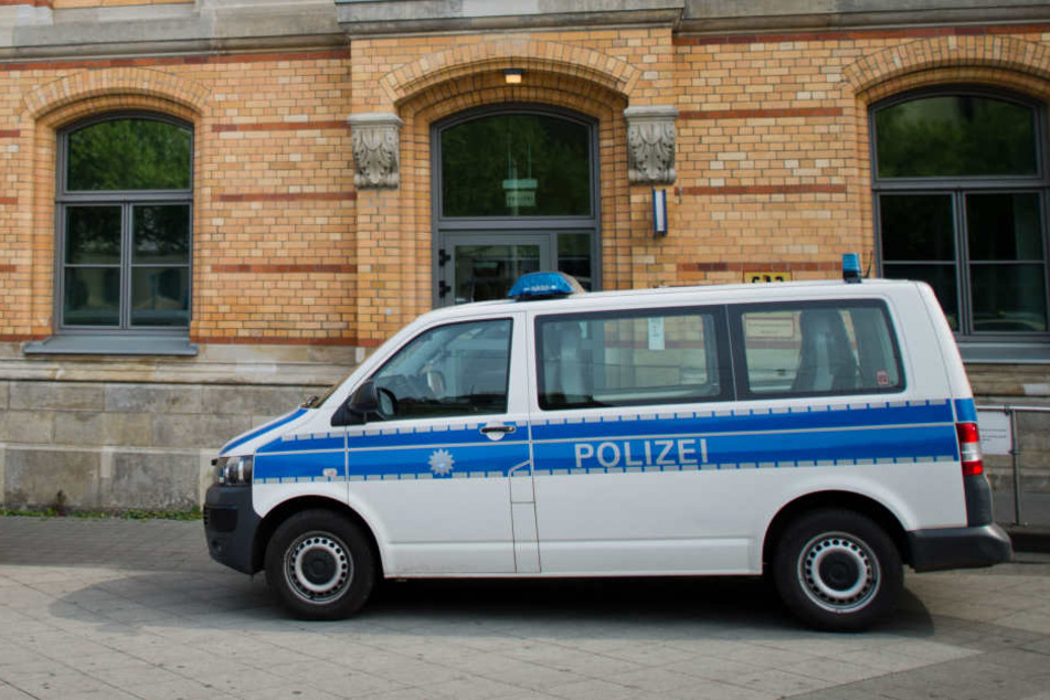 Nach einem Hinweis Anfang Februar gab es in Nordrhein Westfalen Razzien in acht Polizeidienstellen.