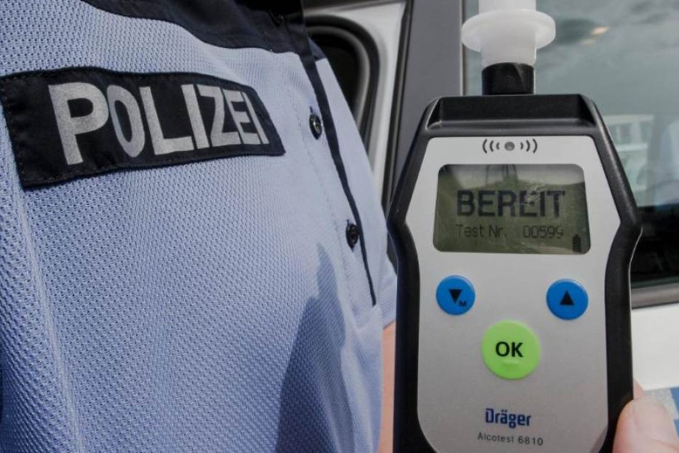 Bei einer Verkehrskontrolle musste die 59-Jährige Pusten. Das wurde ihr zum Verhängnis.