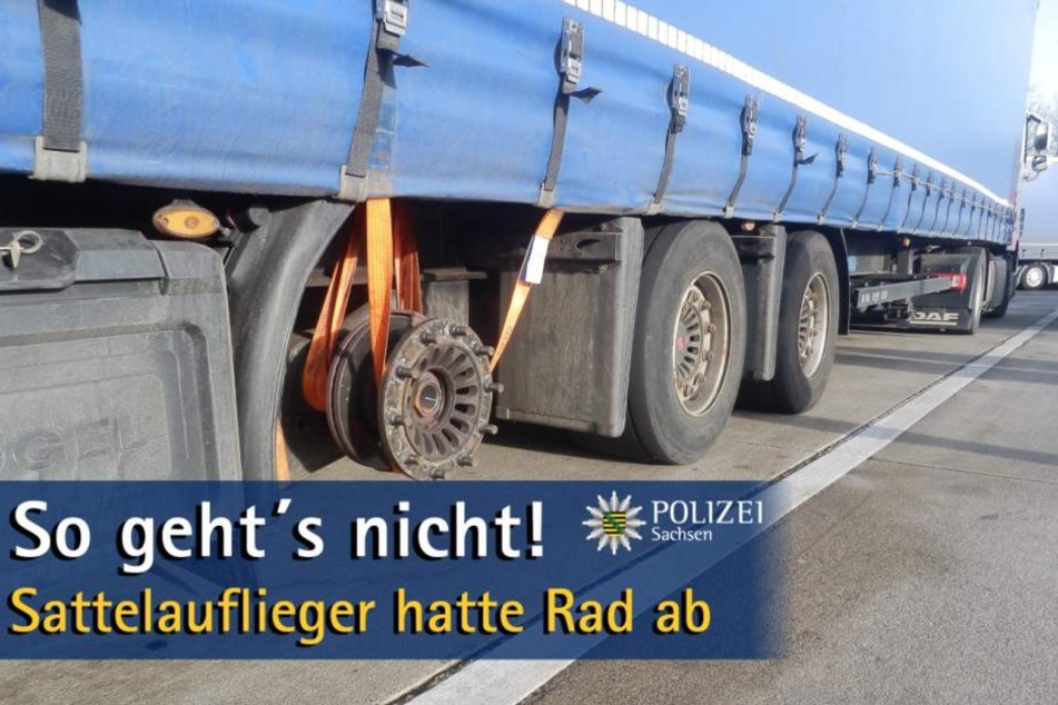 Nach einem Reifenschaden fuhr der 40-jährige Lkw-Fahrer einfach weiter. Die radlose Achse hatte er mit Spanngurten hochgebunden.