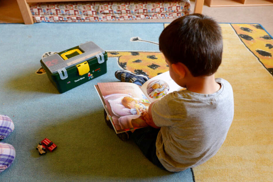 Die Kinder sollen unter anderem geschlagen worden. (Symbolbild)