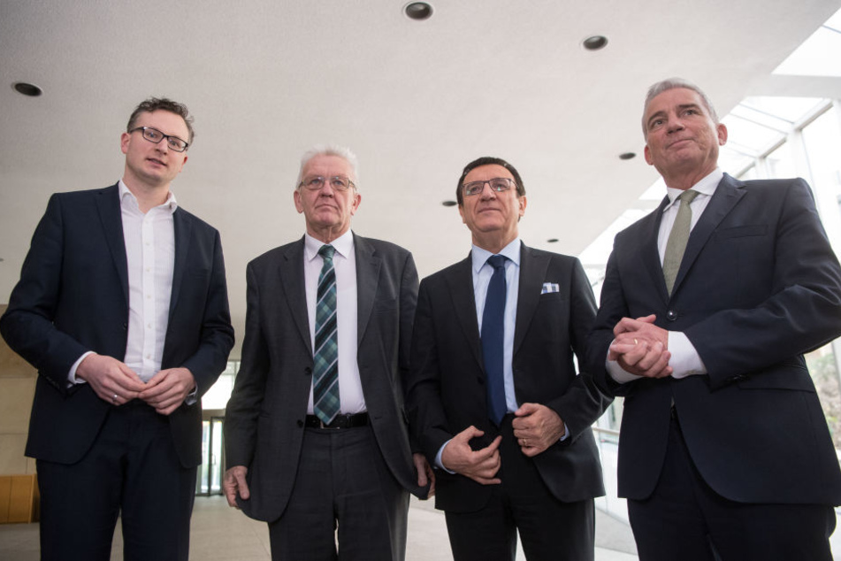 Andreas Schwarz (l-r), Vorsitzender der Fraktion von Bündnis 90/Die Grünen im Landtag , Winfried Kretschmann (Bündnis 90/Die Grünen), Ministerpräsident von Baden-Württemberg, Wolfgang Reinhart, Vorsitzender der CDU-Fraktion im Landtag und Thomas Strobl. (