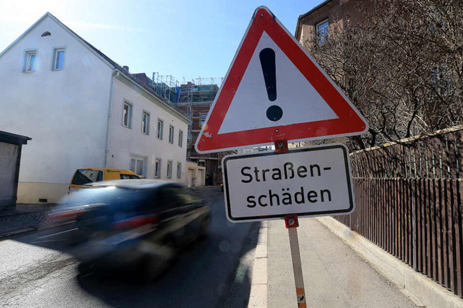 Der Winter hat dem über 300
Kilometer großen Straßennetz arg zugesetzt.