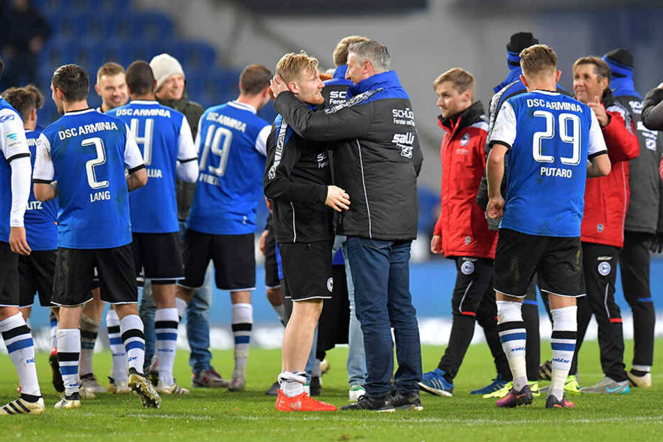 Dem neuen Trainer Jürgen Kramny gefiel die Geschlossenheit der Mannschaft besonders gut.