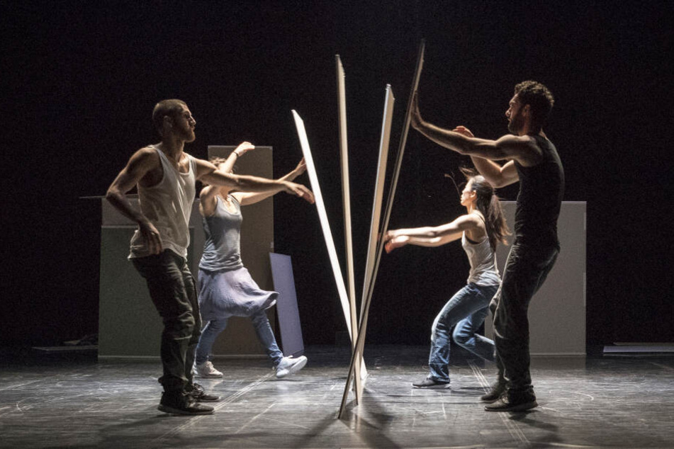 Die Compagnie Linga aus der Schweiz wird ihr Tanzprojekt "Walls" im Schauspielhaus präsentieren.