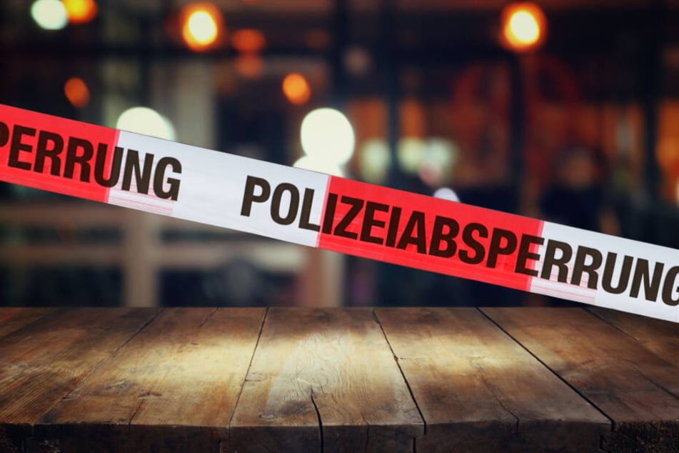 Ein allein spielender Junge (6) ist am Freitagnachmittag bei einer Familienfeier von einem Tisch gestürzt. Kurz darauf starb er im Krankenhaus. (Symbolbild)