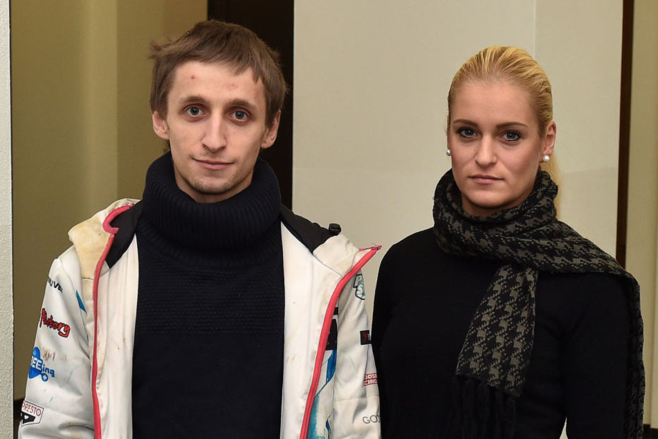 Andre G. (24) erstritt sich bei Gericht ein Schuldeingeständnis von seiner
Mutter und deren Lebensgefährten, unterstützt wurde er von seiner Schwester Sandra S. (29).