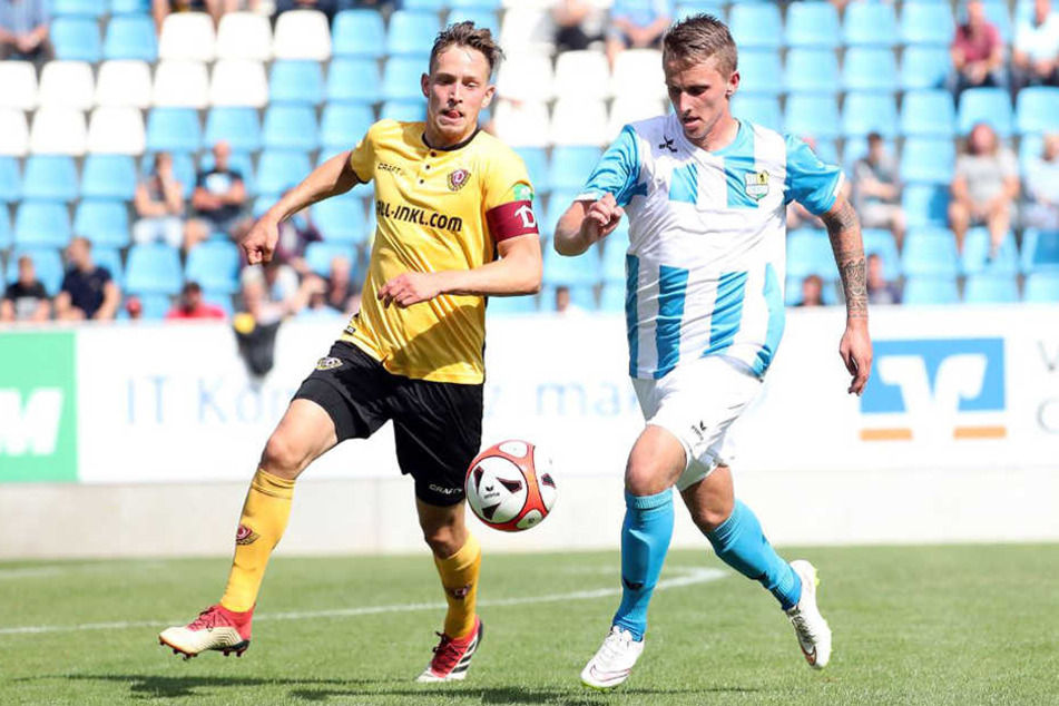 Dynamos Jannik Müller (l.) kam zu Beginn der zweiten Halbzeit für Marco Hartmann ins Spiel.