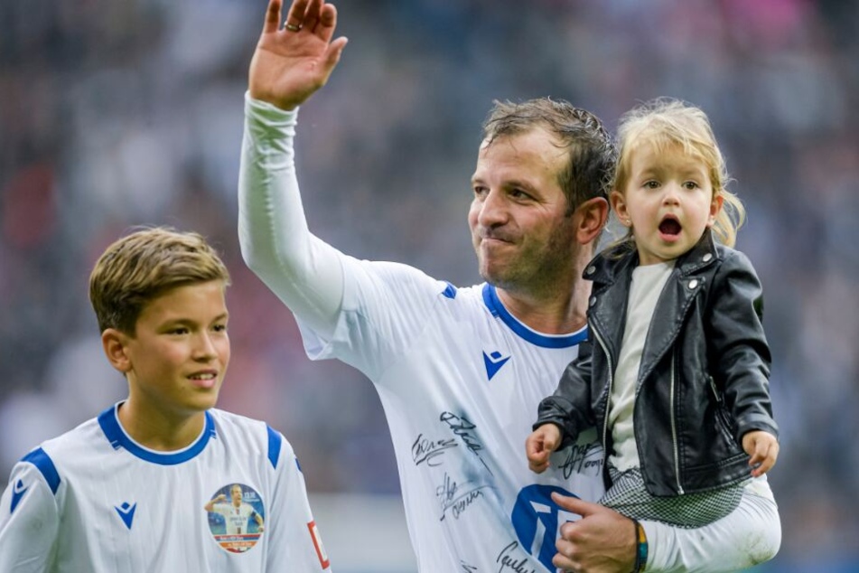 Auch seine Kinder waren bei Rafaels letztem Spiel im Volksparkstadion dabei.