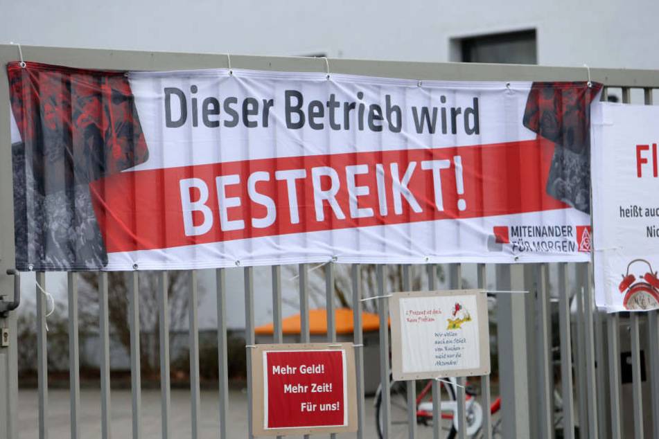 Seit der Frühschicht werden demnach die VW-Werke in Chemnitz, Zwickau und Dresden bestreikt. Hier das Motorenwerk Chemnitz.