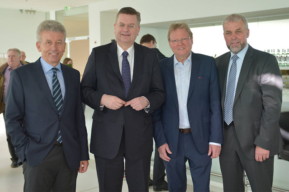 Hans-Hermann Kirschner (v.li.), Reinhard Grindel, Hermann Korfmacher und Heiner Kollmeyer wollten die Insolvenz vom FCG abwenden.