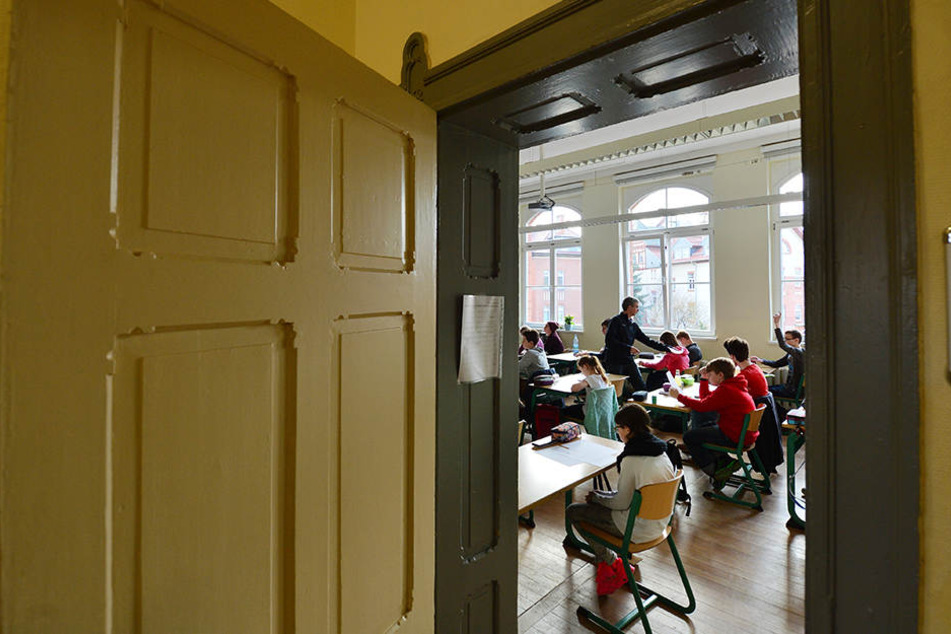 Ein Klassenzimmer in einer alten Erfurter Schule: Stehen zahlreiche Schul-Gebäude vor dem Abriss?