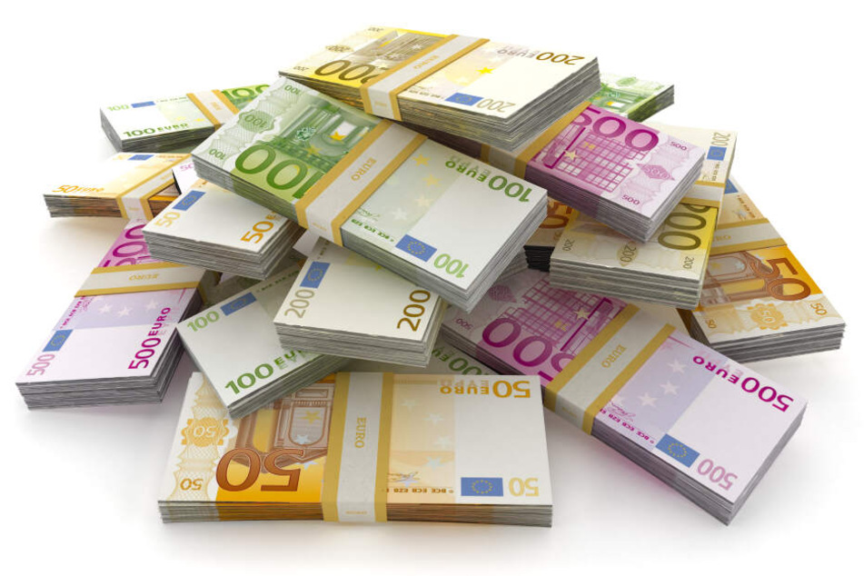 Die beiden Angeklagten sollen durch Aktientricks einen Schaden von mehr als 440 Millionen Euro zulasten der Staatskasse verursacht haben (Symbolbild).